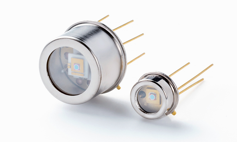 InAs photovoltaic detectors