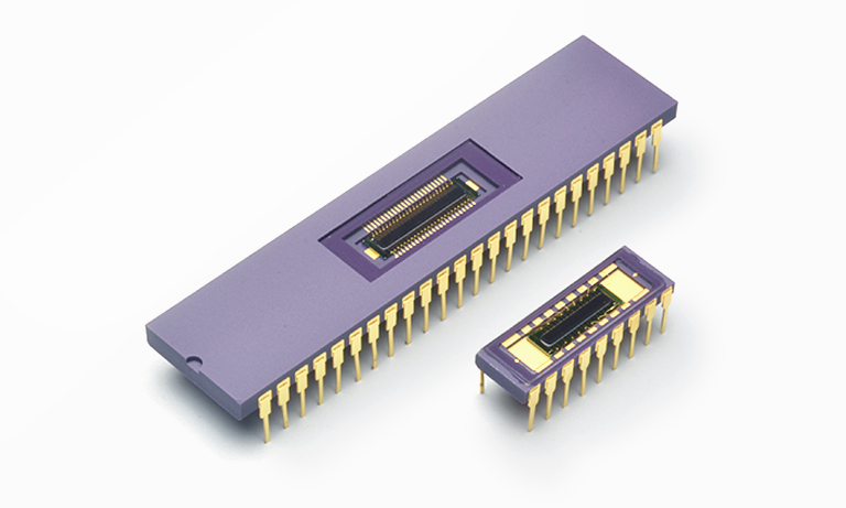 InAsSb photovoltaic detector arrays